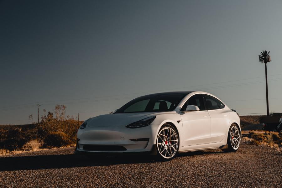  Tesla Model 3 VOLTA by Vorsteiner 2019 года  (фото 26 из 40)